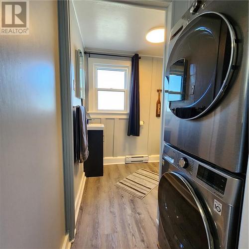 4551 Long Lake Road, Sudbury, ON - Indoor Photo Showing Laundry Room