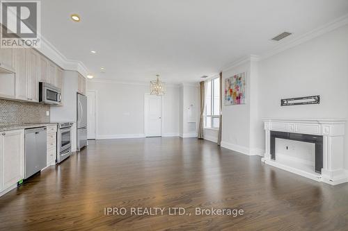 Gph22 - 100 Harrison Garden Boulevard, Toronto (Willowdale East), ON - Indoor Photo Showing Kitchen With Upgraded Kitchen