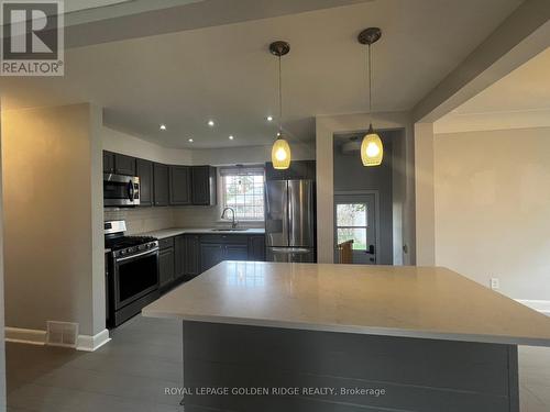 2100 Edinburgh Drive, Burlington, ON - Indoor Photo Showing Kitchen