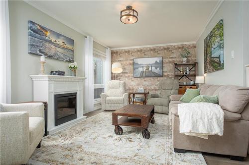 5135 Bunton Crescent, Burlington, ON - Indoor Photo Showing Living Room With Fireplace