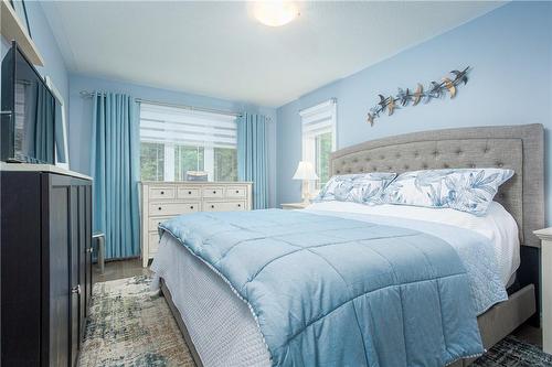 5135 Bunton Crescent, Burlington, ON - Indoor Photo Showing Bedroom