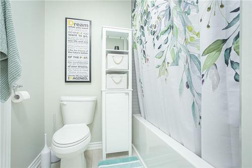 5135 Bunton Crescent, Burlington, ON - Indoor Photo Showing Bathroom