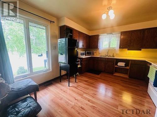 21 Albany St, Kapuskasing, ON - Indoor Photo Showing Kitchen