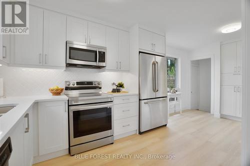 266 Highview Crescent, London, ON - Indoor Photo Showing Kitchen With Upgraded Kitchen