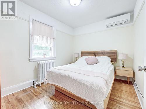 9 Bonfield Avenue, Toronto (The Beaches), ON - Indoor Photo Showing Bedroom