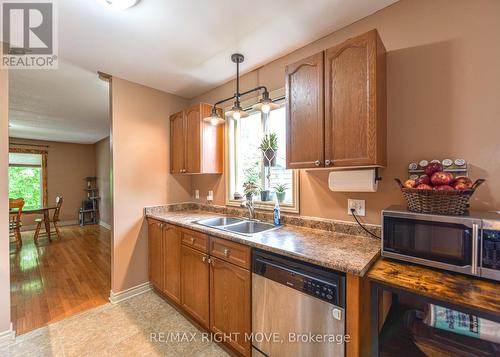 10 Joshua Court, Orillia, ON - Indoor Photo Showing Kitchen With Double Sink