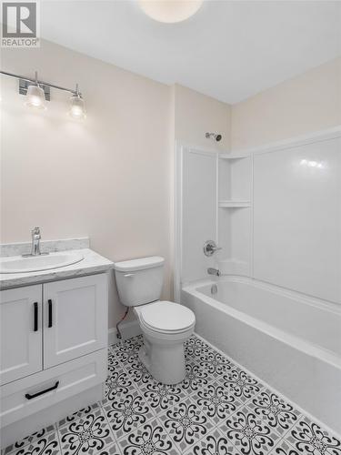 12 Rembrandt Boulevard, Paradise, NL - Indoor Photo Showing Bathroom