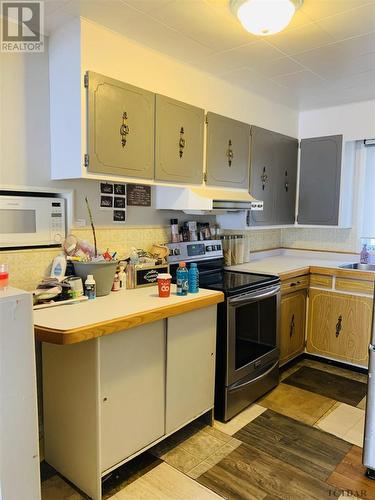 24 Cedar St, Kapuskasing, ON - Indoor Photo Showing Kitchen