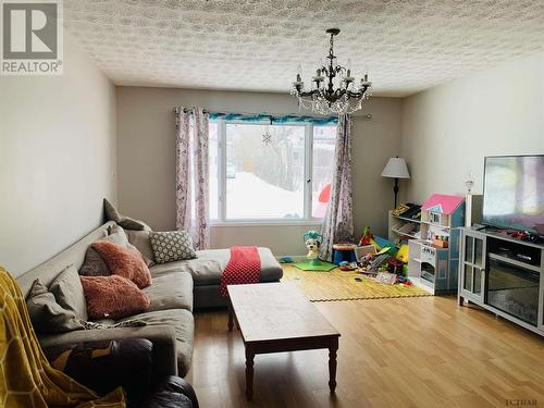 24 Cedar Street, Kapuskasing, ON - Indoor Photo Showing Living Room