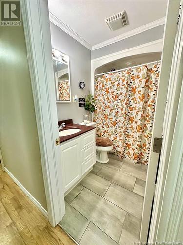 12 Anderson Street, Fredericton, NB - Indoor Photo Showing Bathroom