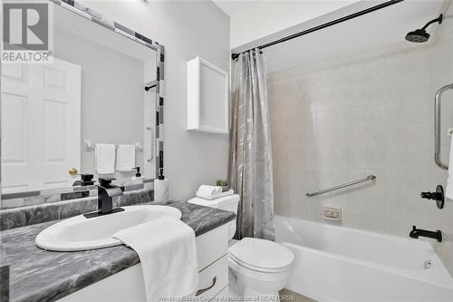 11421 Cormorant, Windsor, ON - Indoor Photo Showing Bathroom