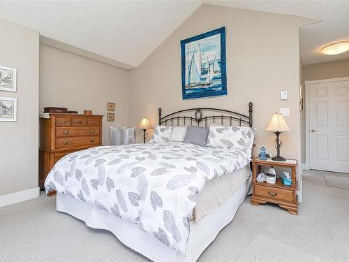 359-4488 Chatterton Way, Saanich, BC - Indoor Photo Showing Bedroom