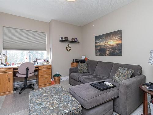 359-4488 Chatterton Way, Saanich, BC - Indoor Photo Showing Living Room