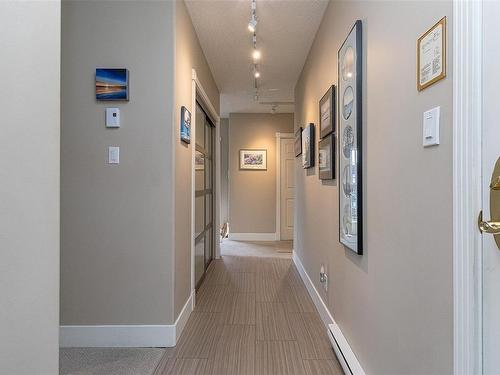 359-4488 Chatterton Way, Saanich, BC - Indoor Photo Showing Other Room