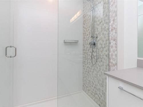 509-960 Reunion Ave, Langford, BC - Indoor Photo Showing Bathroom