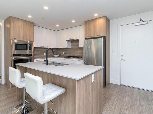 509-960 Reunion Ave, Langford, BC - Indoor Photo Showing Kitchen With Stainless Steel Kitchen