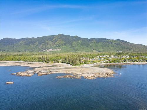 1009 Beach Rd, Ucluelet, BC 