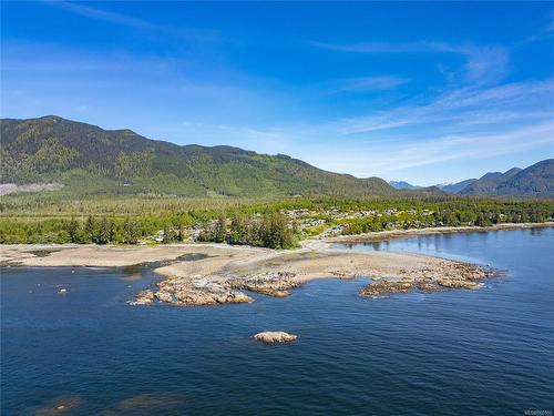 1009 Beach Rd, Ucluelet, BC 