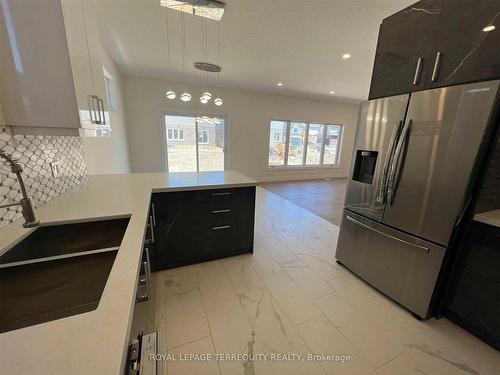 Main-2944 Biddulph St, London, ON - Indoor Photo Showing Kitchen