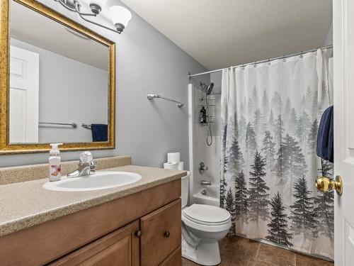 211-225 Kettle View Road, Big White, BC - Indoor Photo Showing Bathroom