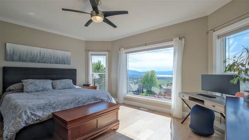 1265 Toovey Road, Kelowna, BC - Indoor Photo Showing Bedroom