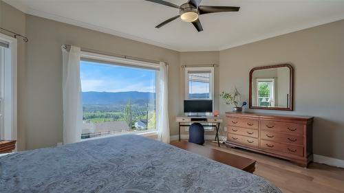 1265 Toovey Road, Kelowna, BC - Indoor Photo Showing Bedroom