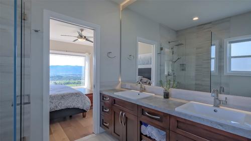 1265 Toovey Road, Kelowna, BC - Indoor Photo Showing Bathroom