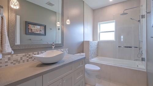 1265 Toovey Road, Kelowna, BC - Indoor Photo Showing Bathroom