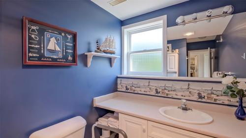 1265 Toovey Road, Kelowna, BC - Indoor Photo Showing Bathroom