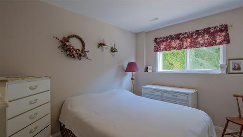 1265 Toovey Road, Kelowna, BC - Indoor Photo Showing Bedroom