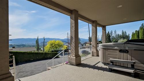 1265 Toovey Road, Kelowna, BC - Outdoor With Exterior