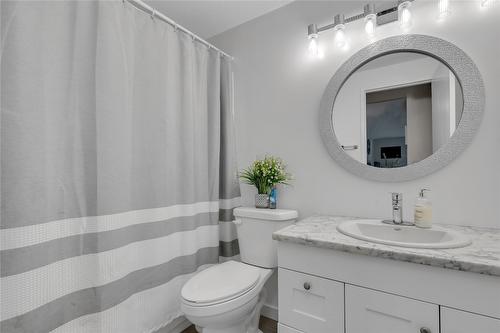 101-1610 Gordon Drive, Kelowna, BC - Indoor Photo Showing Bathroom