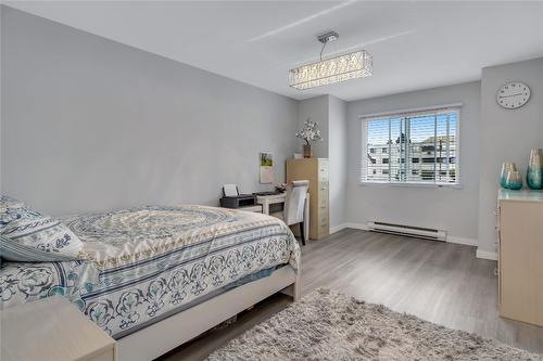 101-1610 Gordon Drive, Kelowna, BC - Indoor Photo Showing Bedroom