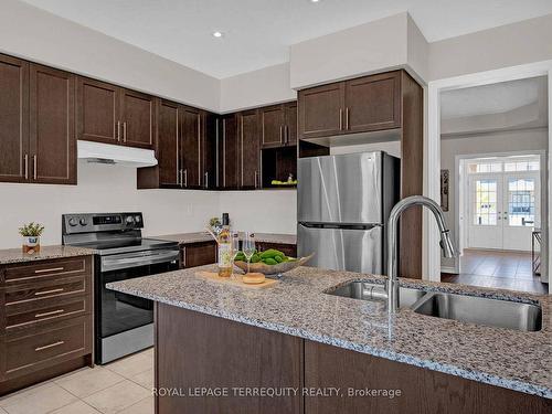 61 Jack Potts Way, Clarington, ON - Indoor Photo Showing Kitchen With Double Sink With Upgraded Kitchen
