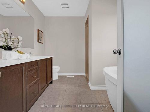 61 Jack Potts Way, Clarington, ON - Indoor Photo Showing Bathroom