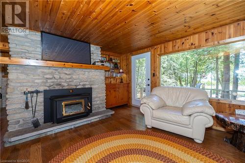 93 Borden Drive, Tobermory, ON - Indoor Photo Showing Living Room With Fireplace