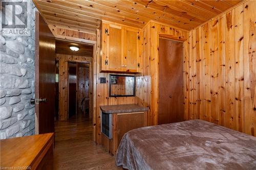 93 Borden Drive, Tobermory, ON - Indoor Photo Showing Bedroom