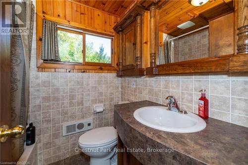 93 Borden Drive, Northern Bruce Peninsula, ON - Indoor Photo Showing Bathroom