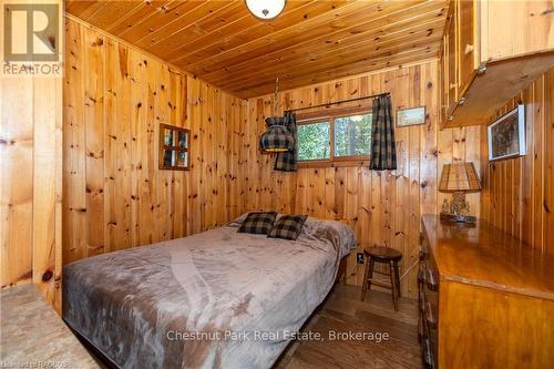 93 Borden Drive, Northern Bruce Peninsula, ON - Indoor Photo Showing Bedroom