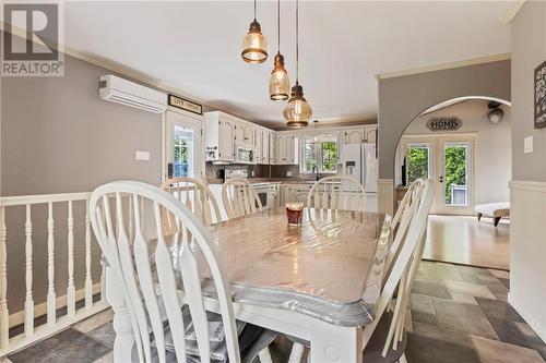 22 Des Chevaliers, Mcintosh Hill, NB - Indoor Photo Showing Dining Room