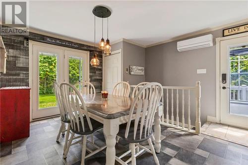 22 Des Chevaliers, Mcintosh Hill, NB - Indoor Photo Showing Dining Room