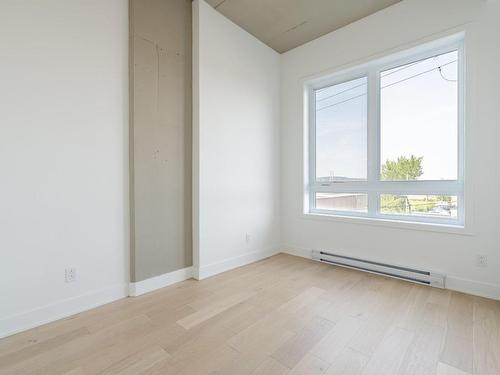 Bedroom - 319-7227 Boul. Newman, Montréal (Lasalle), QC - Indoor Photo Showing Other Room