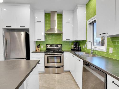 Kitchen - 23 Ch. De La Basse-Normandie, Val-Des-Monts, QC - Indoor Photo Showing Kitchen With Double Sink