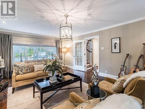 3 Frederick Street, Brampton, ON - Indoor Photo Showing Living Room