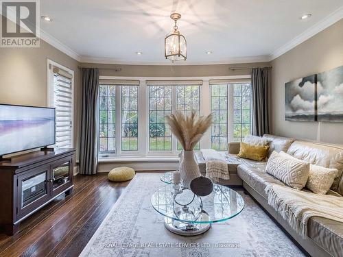 3 Frederick Street, Brampton, ON - Indoor Photo Showing Living Room