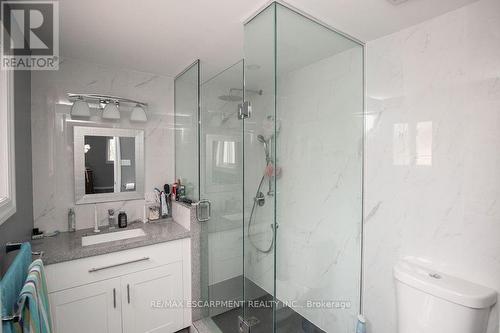 265 Fruitland Road, Hamilton (Stoney Creek Industrial), ON - Indoor Photo Showing Bathroom