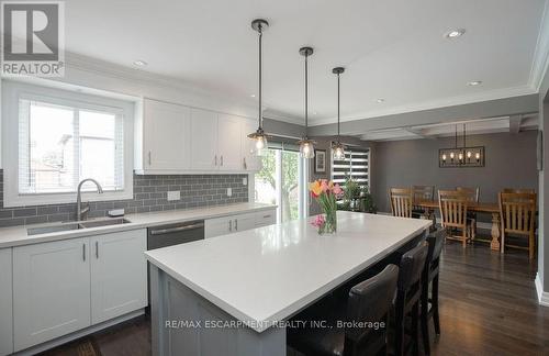 265 Fruitland Road, Hamilton (Stoney Creek Industrial), ON - Indoor Photo Showing Kitchen With Upgraded Kitchen