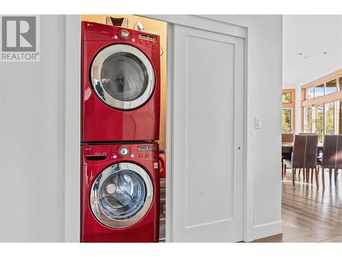 9845 Eastside Road Unit# 50, Vernon, BC - Indoor Photo Showing Laundry Room