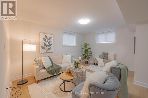 951 Bamford Terrace, Peterborough, ON - Indoor Photo Showing Living Room