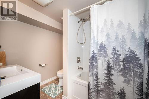 26 Glendale Avenue, Deep River, ON - Indoor Photo Showing Bathroom